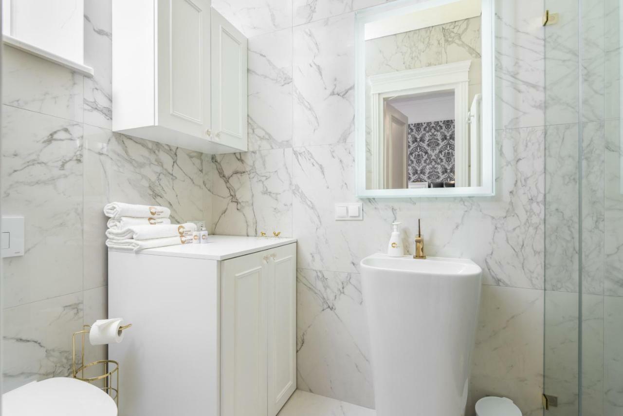 Golden Fish - New Apartment - Old Town كراكوفيا المظهر الخارجي الصورة